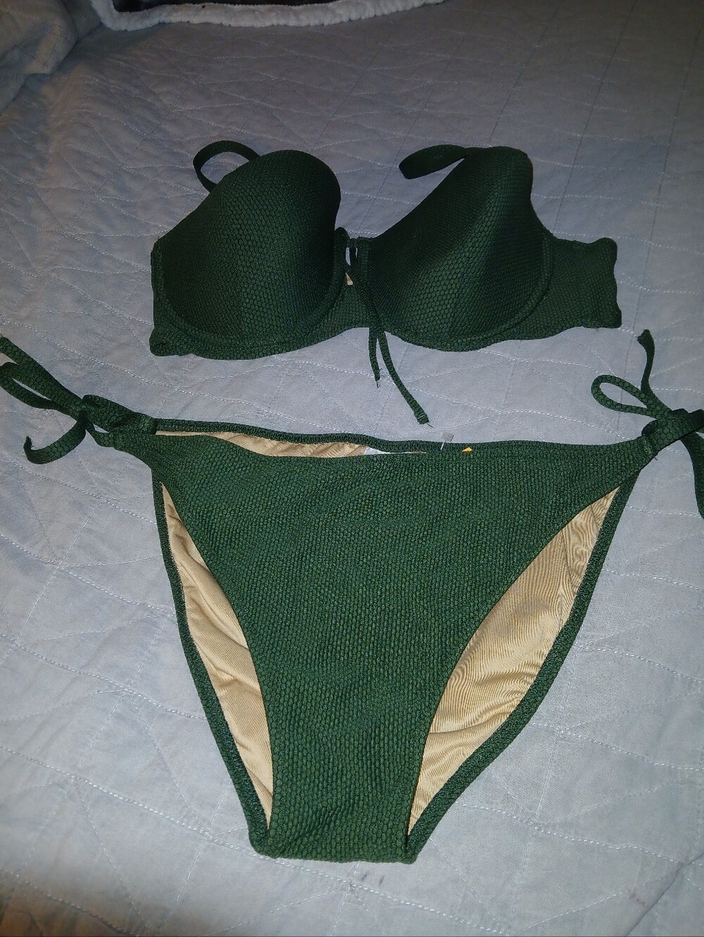 Shade & Shore Dark Green Textured Tie-Side Bikini Set